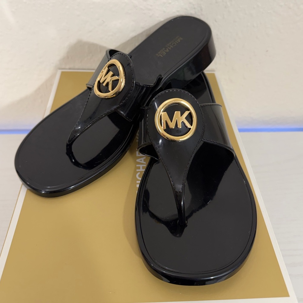 Michael Michael Kors Hannah Jelly T-Strap Sandals. Black Gold Logo NWT - Picture 6 of 8